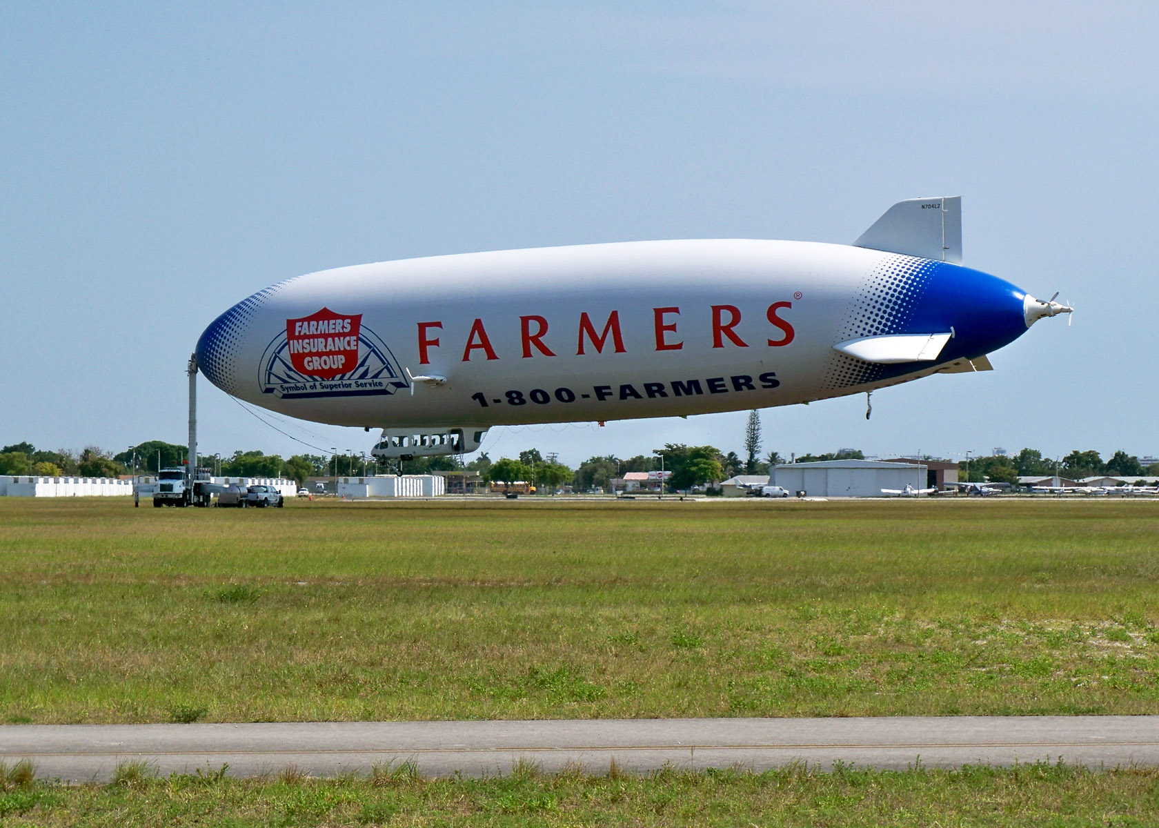 passenger carrying airship, the Farmers Insurance Groupâ€™s zeppelin ...